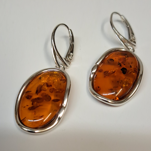 Click to view detail for HW-518 Earrings Oval Amber, Silver Frame, Locking Latch $107